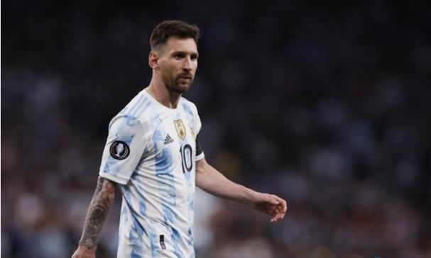 汪峰与森林北现身新疆某